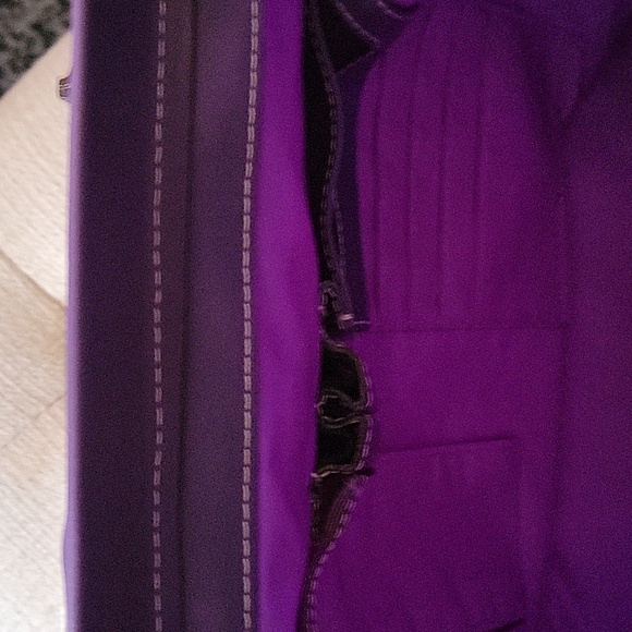 Handbag - Picture 3 of 4